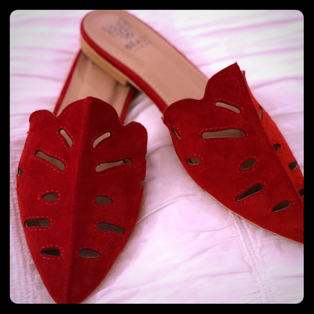 Size 8 red mules